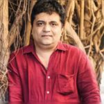 Swanand-Kirkire-lyrics-hindi-songlyricslab