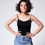 Maalavika Manoj lyrics in hindi